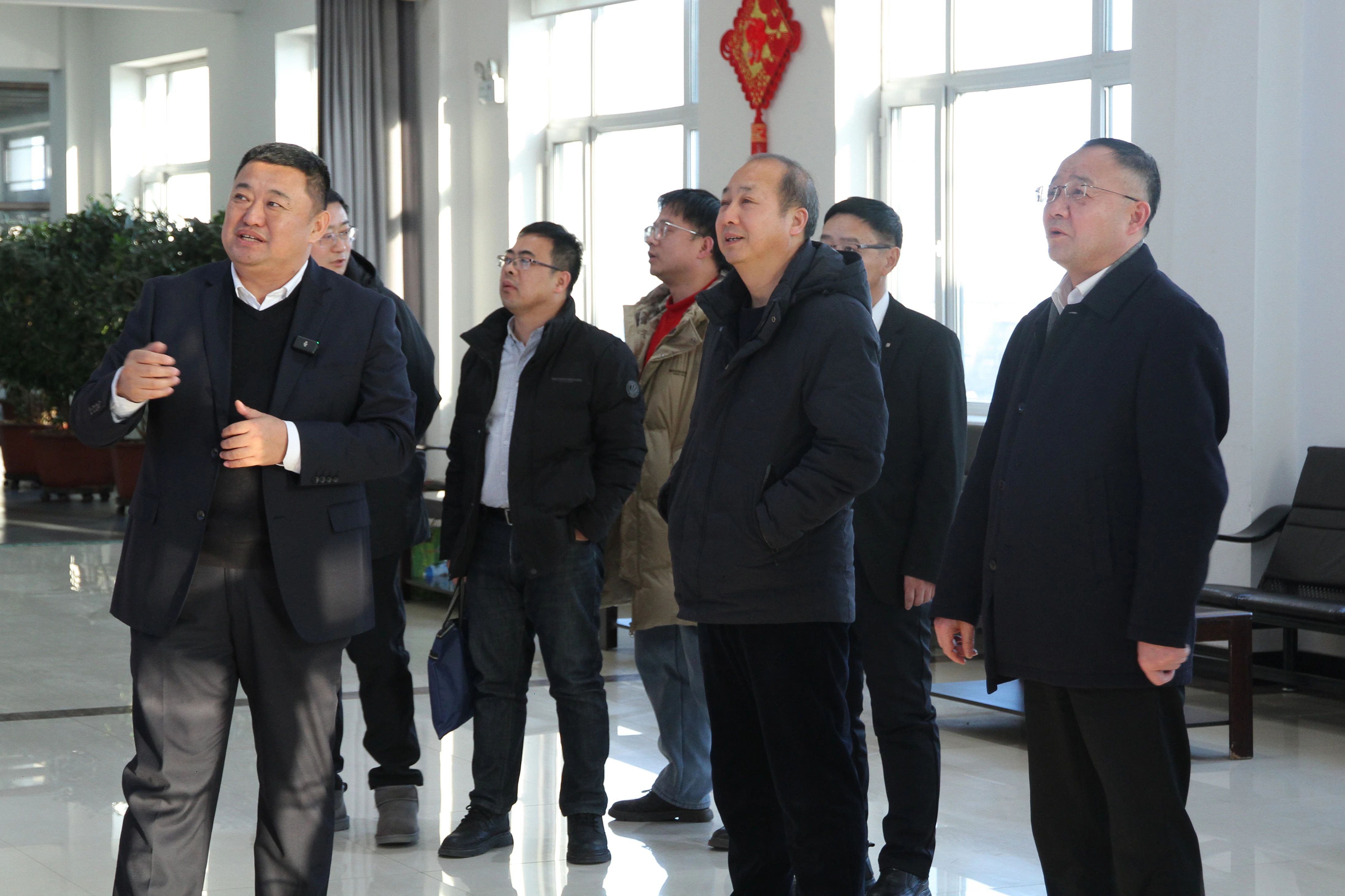 浙江种业集团、尊龙凯时种业集团举行合作洽谈